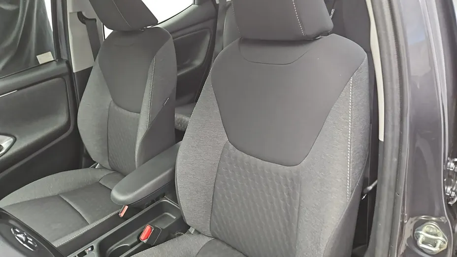 TOYOTA Yaris -