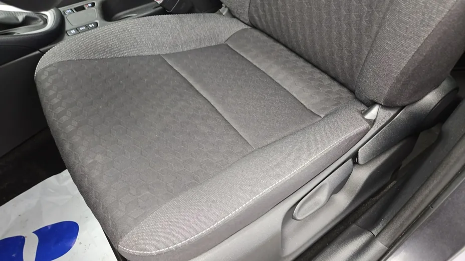 TOYOTA Yaris -