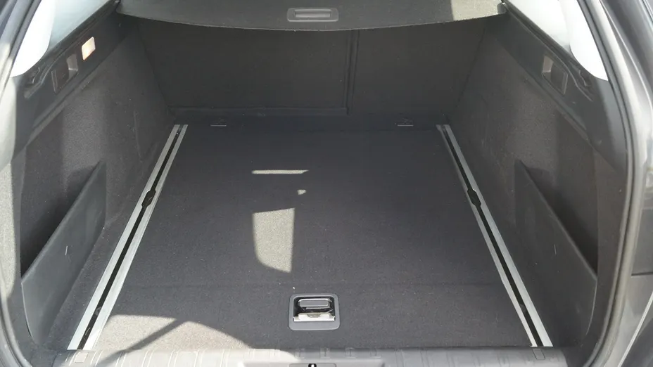 PEUGEOT 308 -