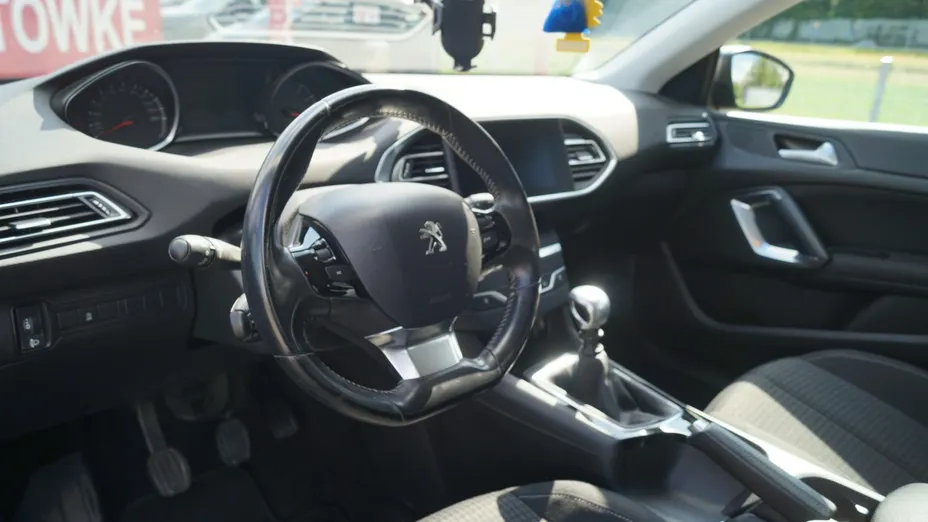 PEUGEOT 308 -