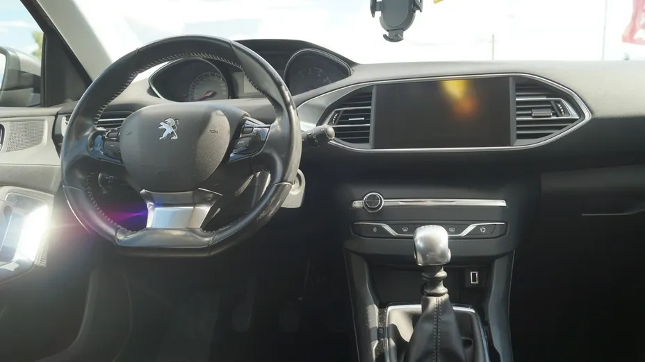 PEUGEOT 308 -
