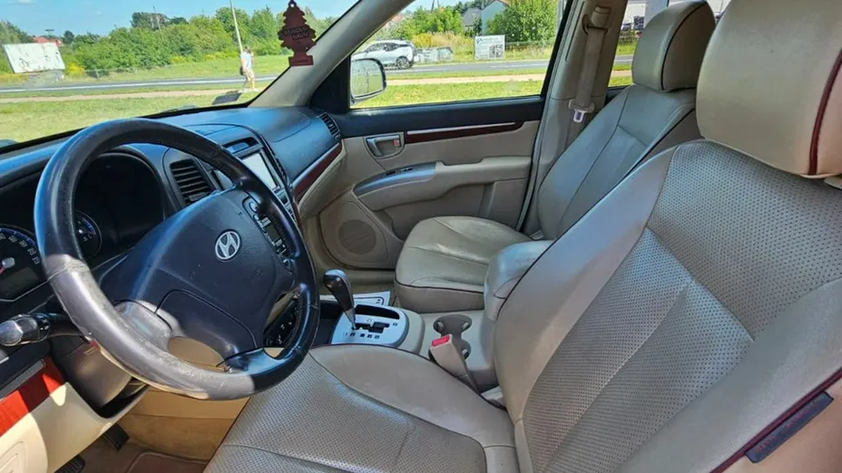 HYUNDAI Santa Fe -