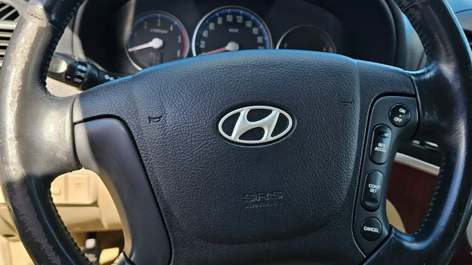 HYUNDAI Santa Fe -