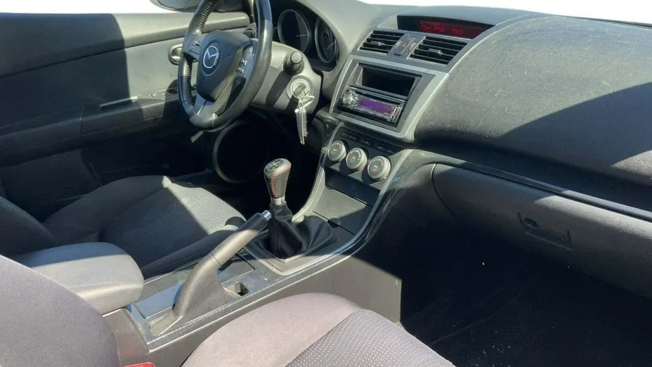 MAZDA 6 -