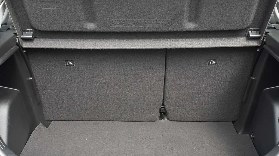 HYUNDAI i20 -