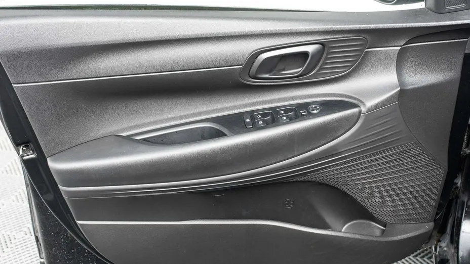 HYUNDAI i20 -