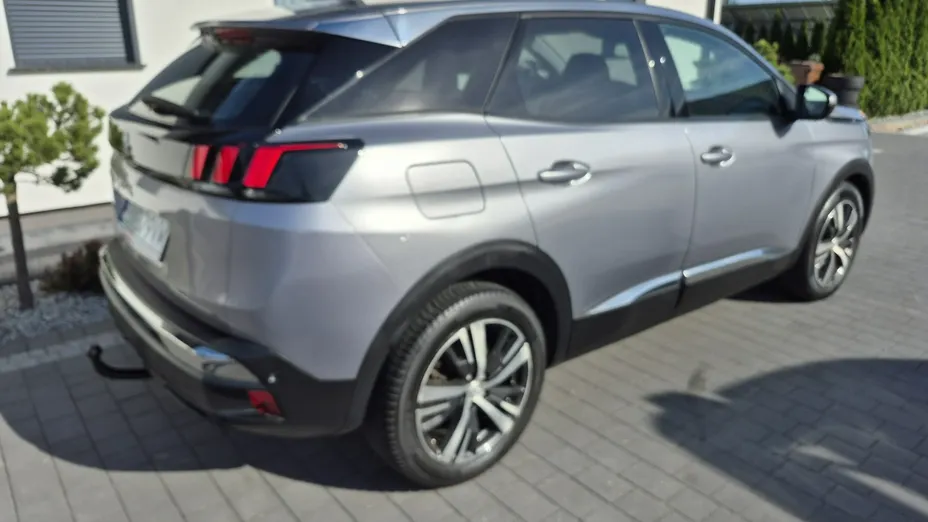 PEUGEOT 3008 -