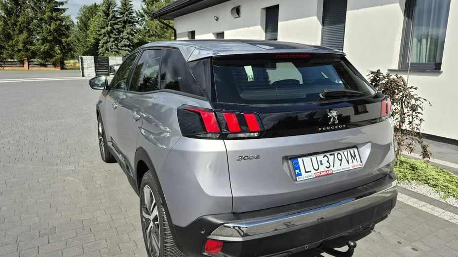 PEUGEOT 3008 -