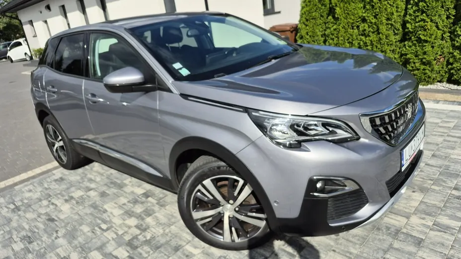 PEUGEOT 3008 -