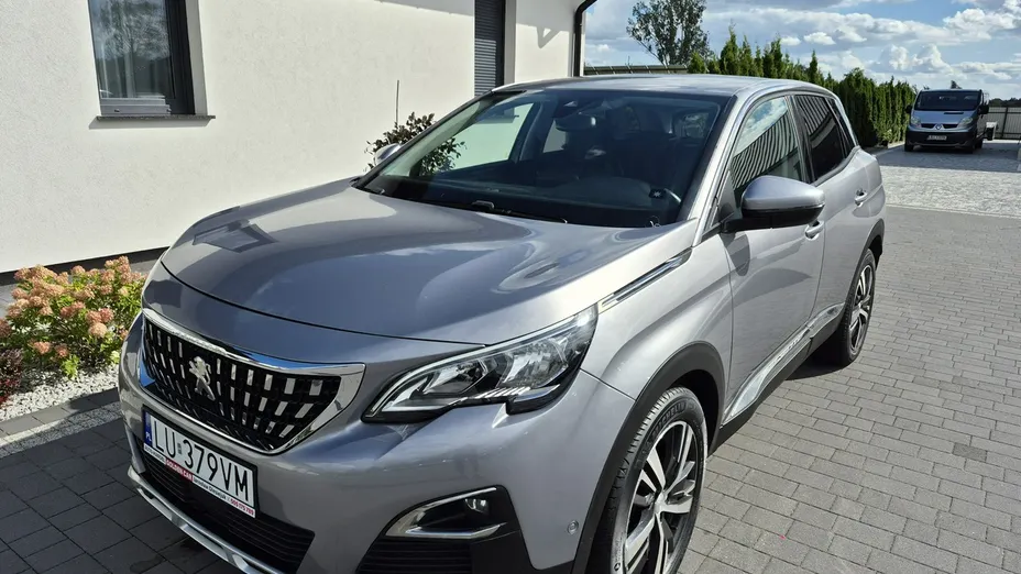 PEUGEOT 3008 -