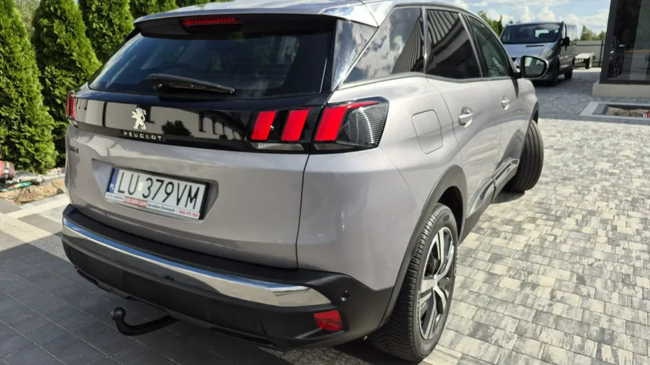PEUGEOT 3008 -