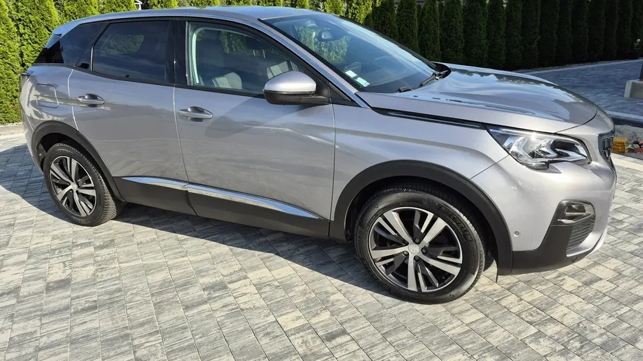 PEUGEOT 3008 -