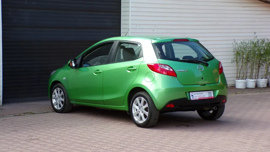 MAZDA 2 -
