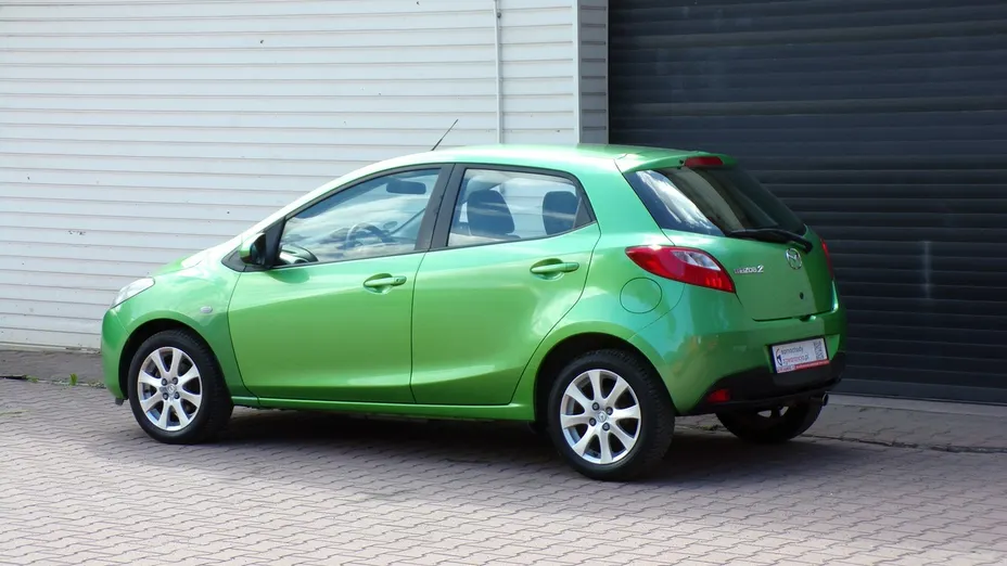 MAZDA 2 -