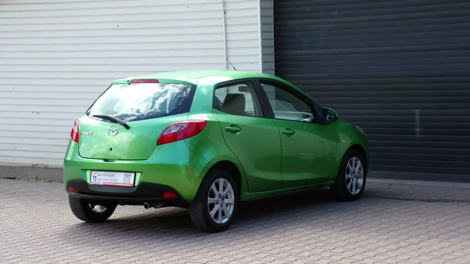 MAZDA 2 -