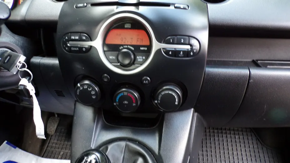 MAZDA 2 -