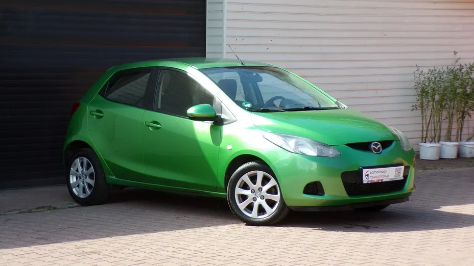 MAZDA 2 -