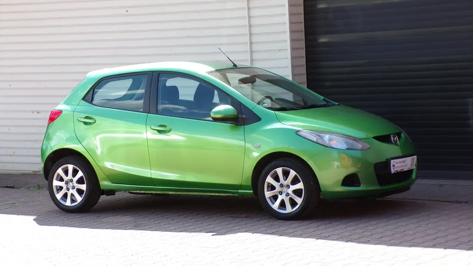 MAZDA 2 -