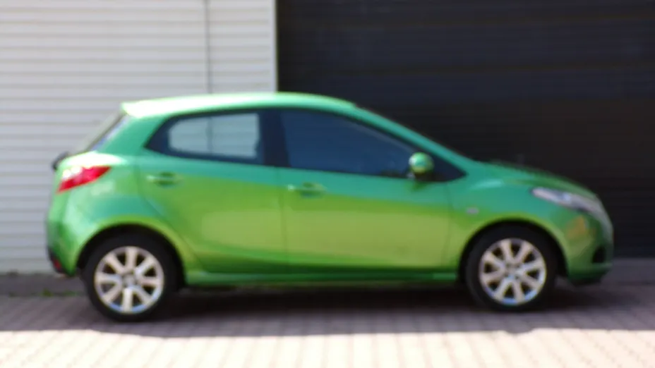 MAZDA 2 -