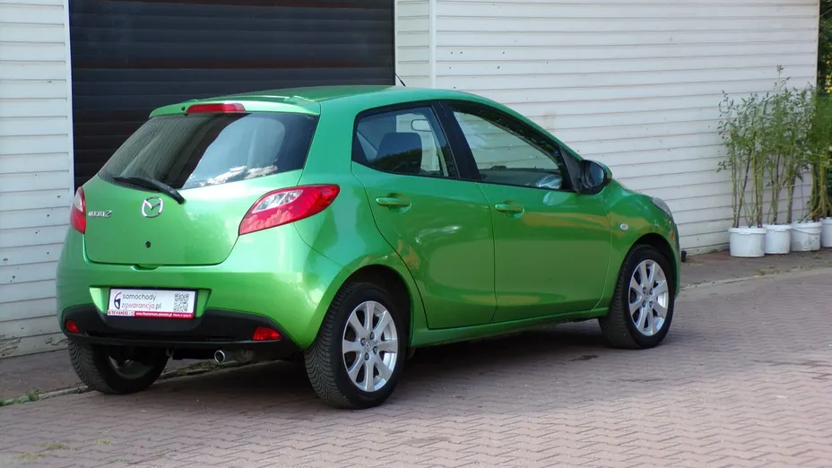 MAZDA 2 -
