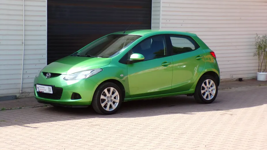 MAZDA 2 -