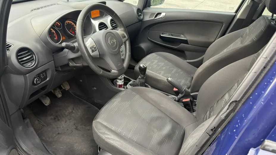 OPEL Corsa -