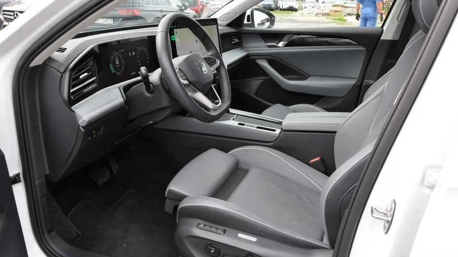 VOLKSWAGEN Passat -