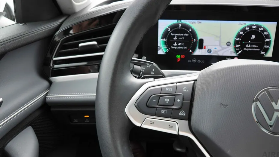 VOLKSWAGEN Passat -