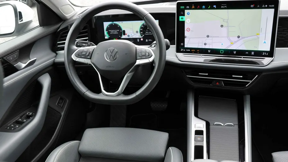 VOLKSWAGEN Passat -