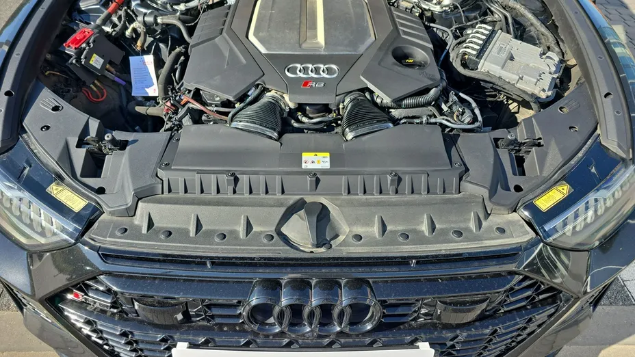 AUDI RS6 Avant -
