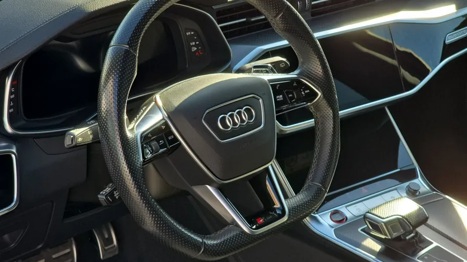 AUDI RS6 Avant -