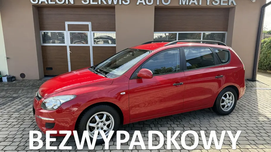 HYUNDAI i30 -