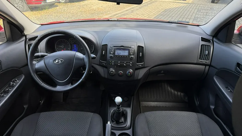 HYUNDAI i30 -