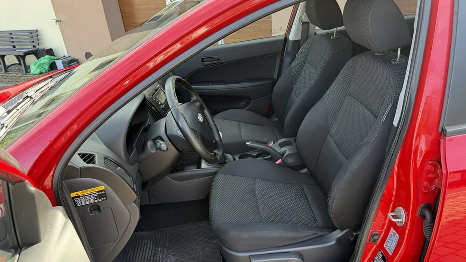 HYUNDAI i30 -