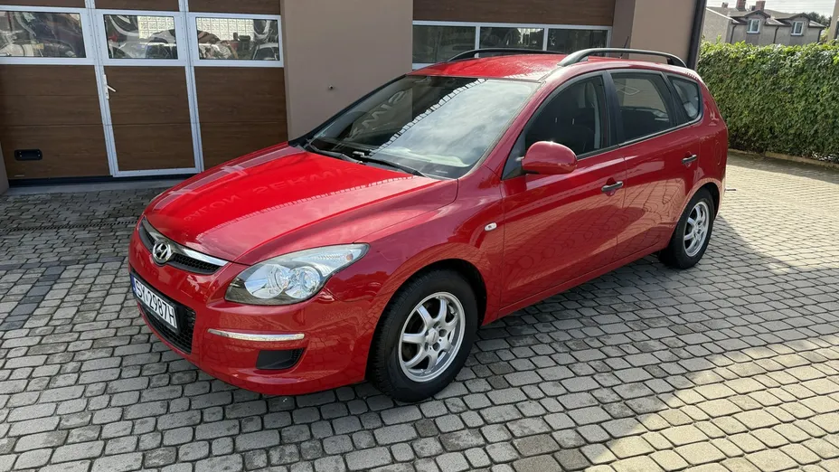 HYUNDAI i30 -