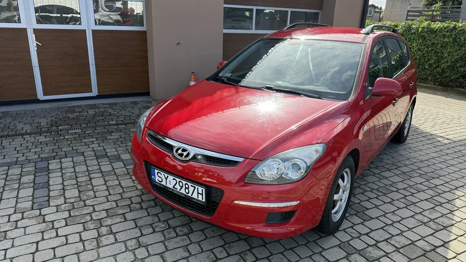 HYUNDAI i30 -