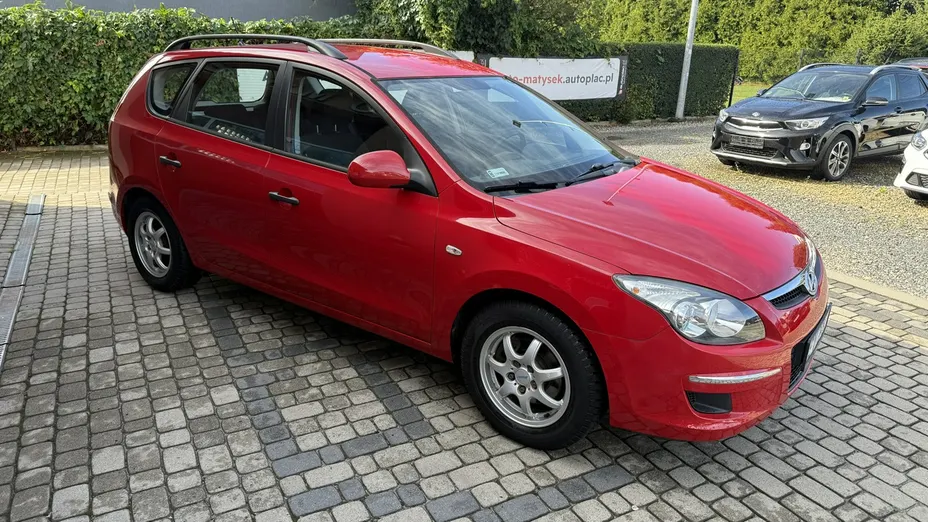 HYUNDAI i30 -