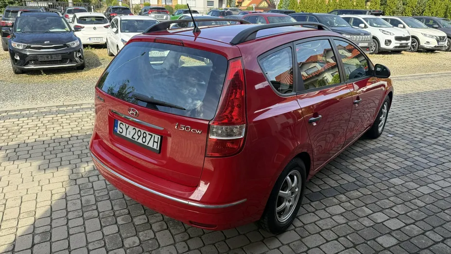 HYUNDAI i30 -