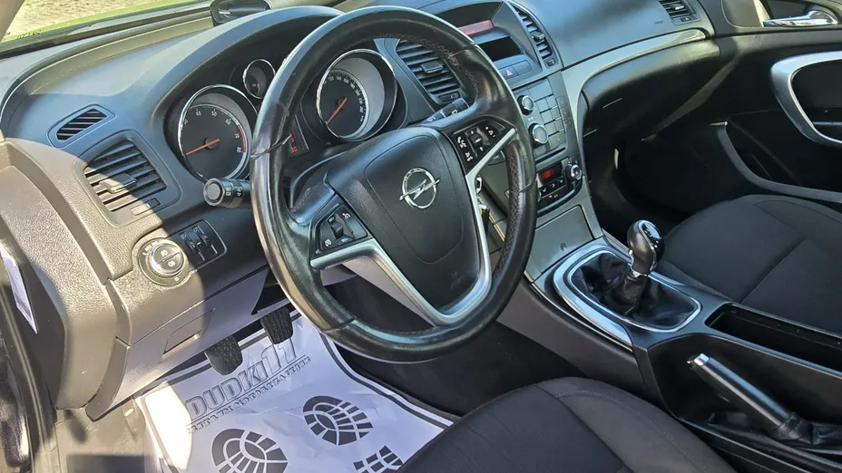 OPEL Insignia -