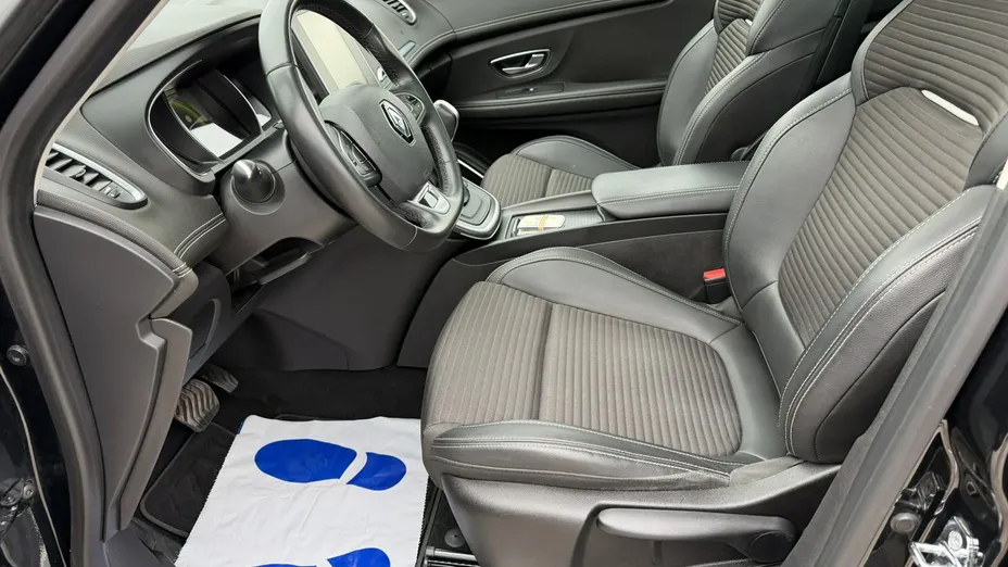 RENAULT Scenic -
