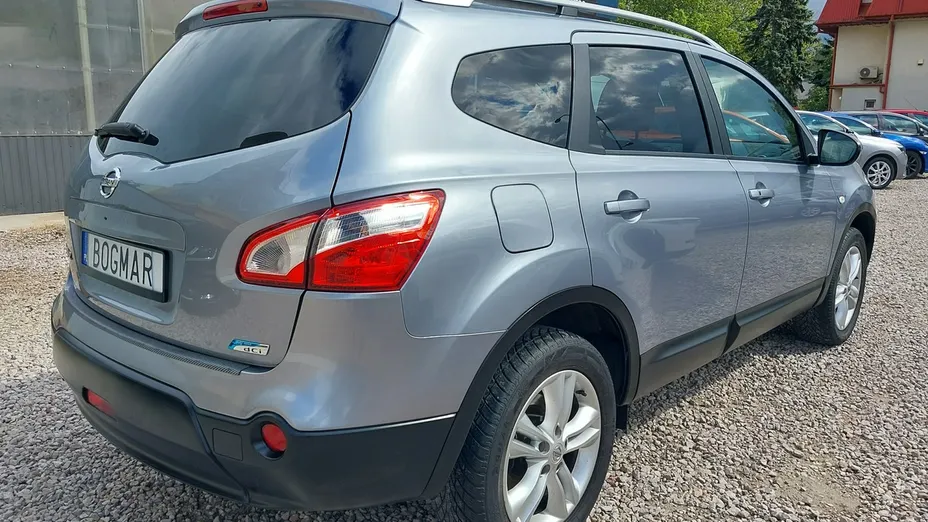 NISSAN Qashqai+2 -