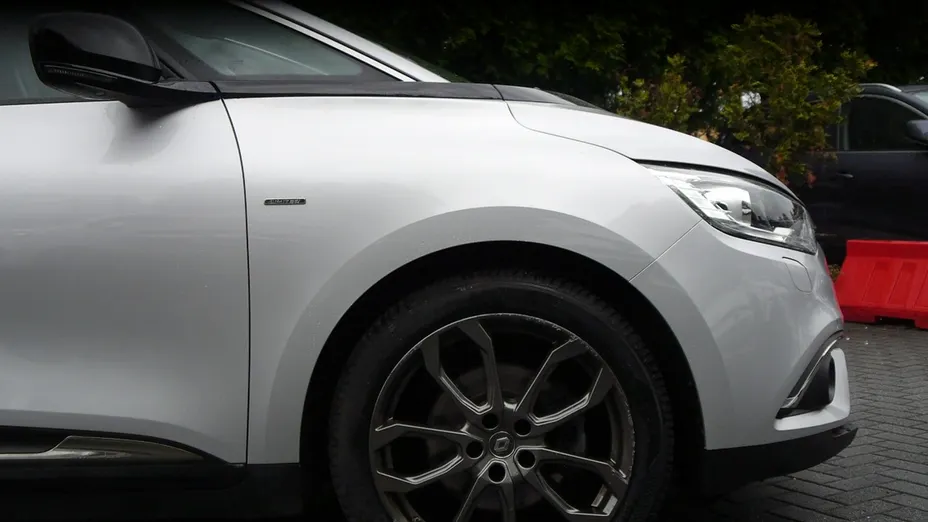 RENAULT Scenic -