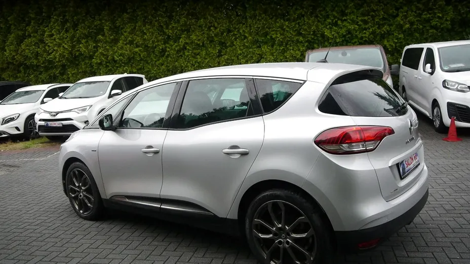 RENAULT Scenic -