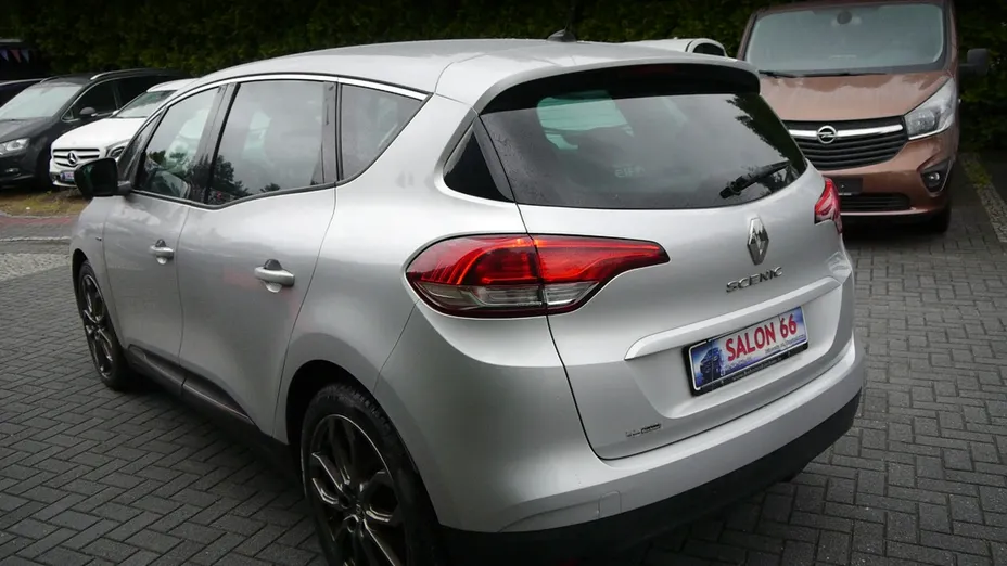 RENAULT Scenic -
