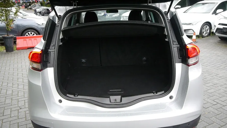 RENAULT Scenic -