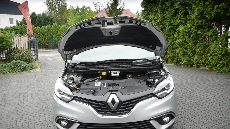 RENAULT Scenic -