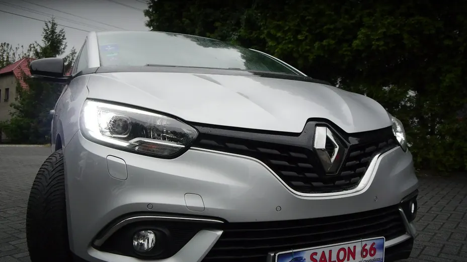 RENAULT Scenic -
