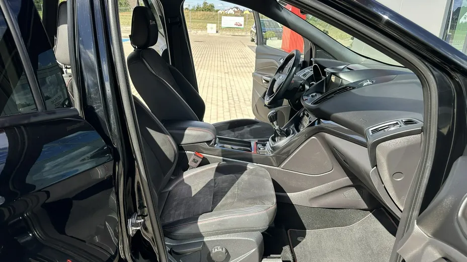 FORD Kuga -