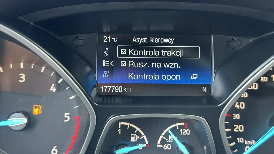 FORD Kuga -