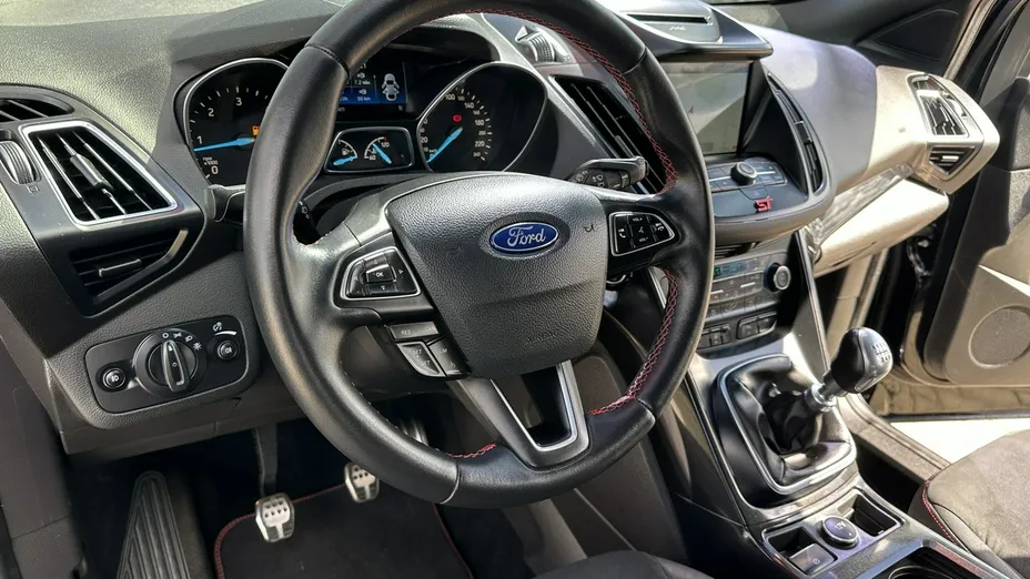 FORD Kuga -